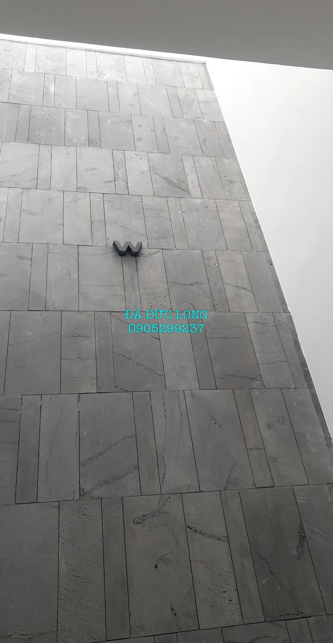 Đá Ong Xám Ốp Giếng Trời