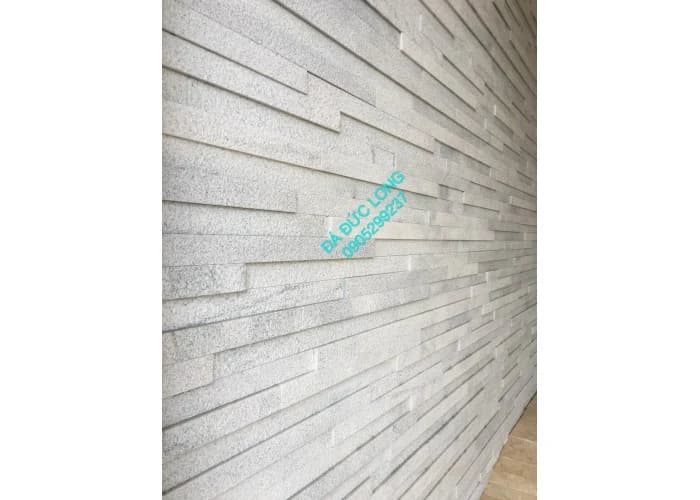 Đá trắng xám băm mặt